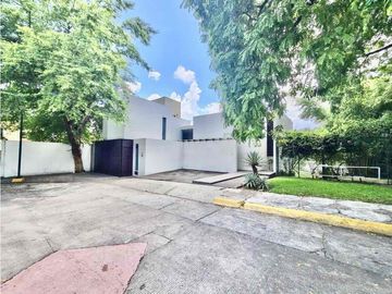 SE VENDE CASA EN Privada Golondrinas, Tierra Colorada, Villahermosa, Tabasco, México
