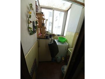 Departamento 2 ambientes, amplio. Excelente ubicación.