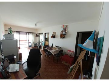 Departamento 2 ambientes, amplio. Excelente ubicación.