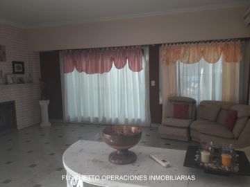 VENTA - LA TABLADA - CASA 3 AMB - COD 855