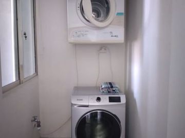 DIJUAL APARTEMENT SEMI FURNISH di The Peak Residence