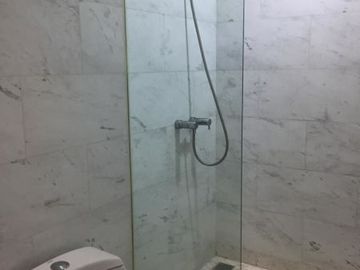 DIJUAL APARTEMENT SEMI FURNISH di The Peak Residence