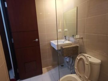 A0244- Fully Furnished 1 Bedroom For Rent in One Uptown Residences BGC Taguig