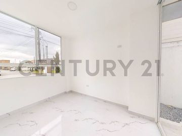 Elegante y Moderna Casa de Estreno en Condado de Vicolinci