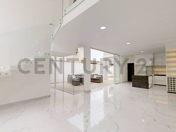 Elegante y Moderna Casa de Estreno en Condado de Vicolinci