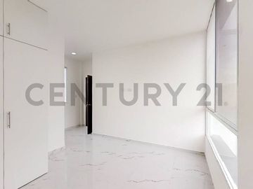 Elegante y Moderna Casa de Estreno en Condado de Vicolinci