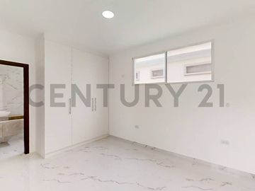 Elegante y Moderna Casa de Estreno en Condado de Vicolinci