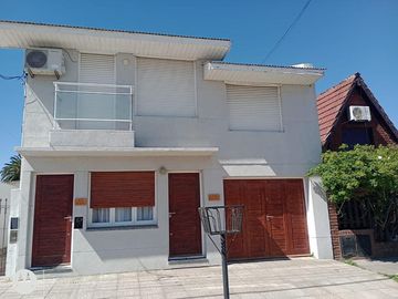Casa en venta - 5 Dormitorios 3 Baños - Cocheras - 180Mts2 - Necochea