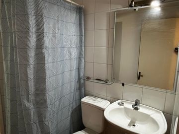 Casa de 4 dormitorios regularizada a pasos de Vic Mackenna.