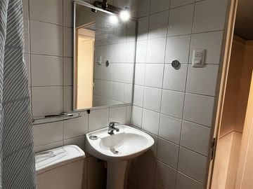 Casa de 4 dormitorios regularizada a pasos de Vic Mackenna.
