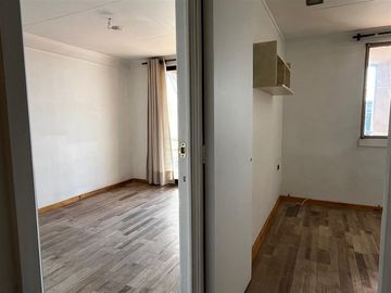 Casa de 4 dormitorios regularizada a pasos de Vic Mackenna.