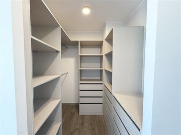 Hermoso Departamento en arriendo de 2 dorm. en Providencia