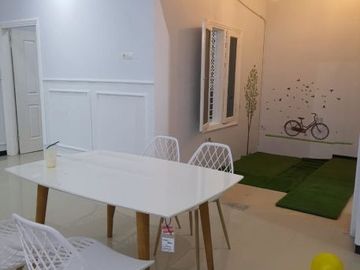 Rumah Mulyosari hadap utara, Strategis, Furnish