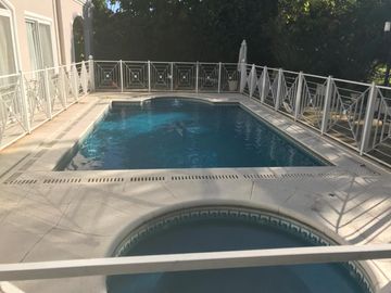 Excelente propiedad de 4 habitaciones en Solar del Bosque
