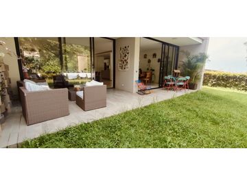 Venta de casa Sector Las Callejas. Area 421m2