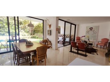 Venta de casa Sector Las Callejas. Area 421m2