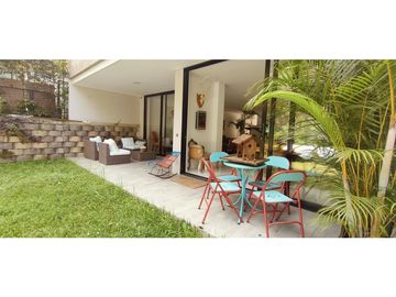 Venta de casa Sector Las Callejas. Area 421m2