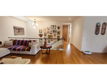 Venta de casa Sector Las Callejas. Area 421m2