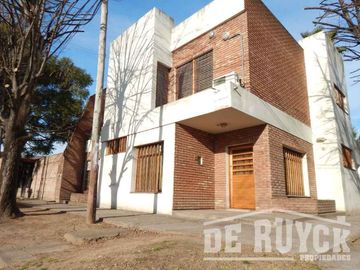 Casa para 2 Familias en venta en Quilmes Oeste