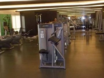 The Columns Makati Semi-Furnished Studio with Parking