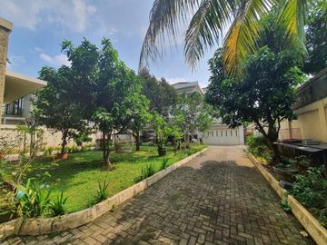 Rumah Mewah dan Full Furnished, 5 menit ke One BelPark Mall
