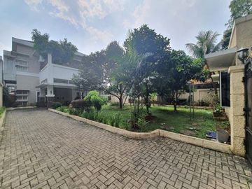 Rumah Mewah dan Full Furnished, 5 menit ke One BelPark Mall