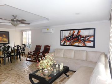 casa en venta en ciudad jardín. Cod V87431