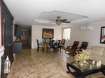 casa en venta en ciudad jardín. Cod V87431