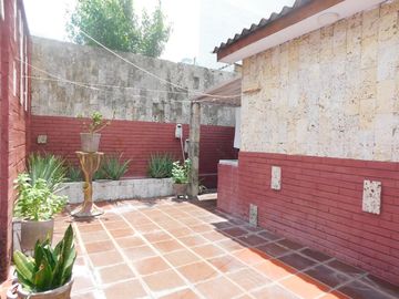 casa en venta en ciudad jardín. Cod V87431