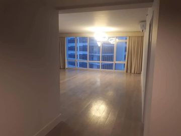 Condominium for Sale 3 Bedrooms: 3BR Flat Condo for Sale in Proscenium Sakura Tower Rockwell Center Makati