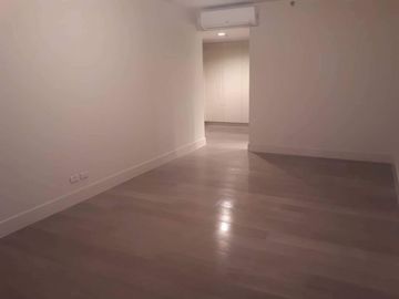 Condominium for Sale 3 Bedrooms: 3BR Flat Condo for Sale in Proscenium Sakura Tower Rockwell Center Makati