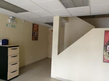 VENTA BODEGA INDUSTRIAL EN TABACUNDO CON ANDENES PARA CAMIONES.