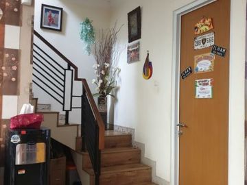 Rumah Fully Furnished 2 Lantai dekat Stasiun Sudimara di Jombang Ciputat 5689