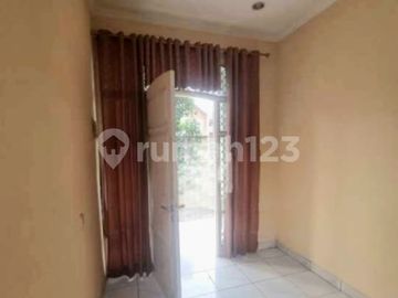 Dijual Rumah di Villa Taman Meruya