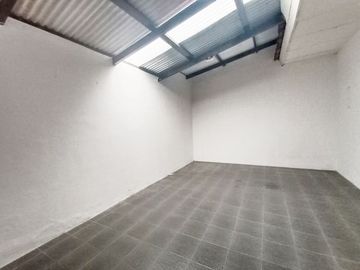 Di Sewakan Rumah 2 Kamar Siap Huni di Taman Kopo Indah 2 Bandung