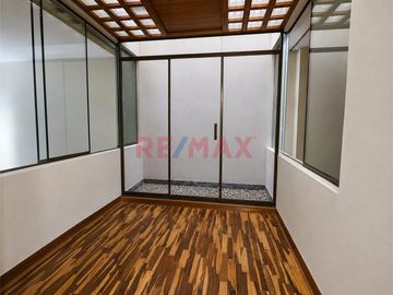 San Borja | Frente A Parque | Primer Piso Con Terraza | 143 M² | 2 Cocheras