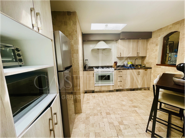 Casa en venta en Fracc. Insurgentes en zona Norte a unos metros de la UAEM