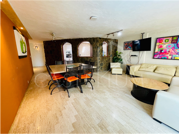 Casa en venta en Fracc. Insurgentes en zona Norte a unos metros de la UAEM