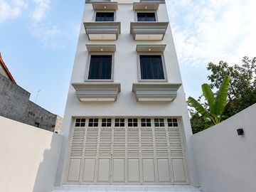 Ruko Modern 3 Lantai di Jagakarsa, Jakarta Selatan