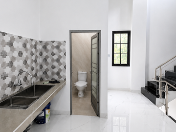 Ruko Modern 3 Lantai di Jagakarsa, Jakarta Selatan