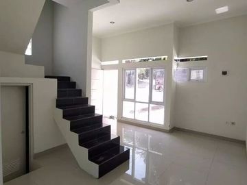 Rumah dua lantai cocok untuk tempat tinggal