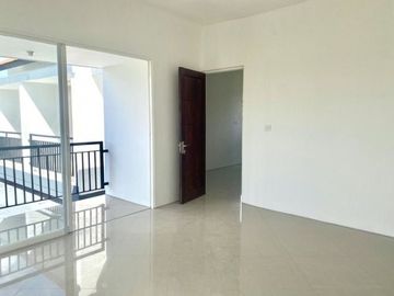 BUC RUMAH CANTIK SIAP HUNI JALAN LEBAR DI JIMBARAN