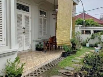 Rumah Terawat Lantai Marmer Bendul Merisi Dekat Plaza Marina