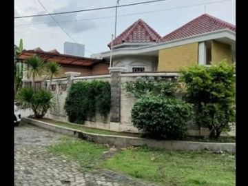 Rumah Terawat Lantai Marmer Bendul Merisi Dekat Plaza Marina