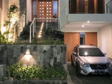 Rumah Mewah One Gate Systemlokasi Buluh INdah Denpasar