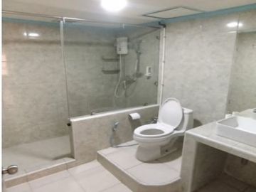 (GA20255-CS) DIJUAL : Apartemen Grand Tropic Lt9 full furnished view kolam renang, Jakarta Barat