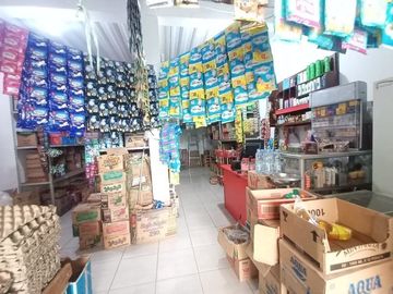rumah bonus toko pinggir jalan dekat harapan indah bekasi