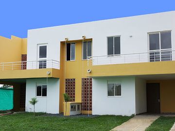 casa en venta en valderozo. Cod V15000