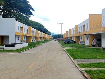 casa en venta en valderozo. Cod V15000