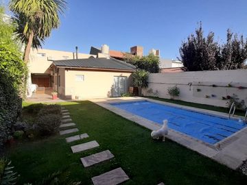 CASA 3 DORMTORIOS BARRIO CUMELEN